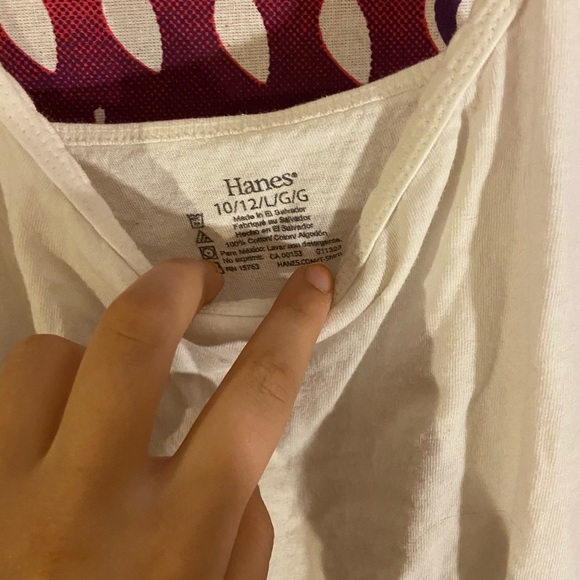 Basic white tank - Picture 2 of 2